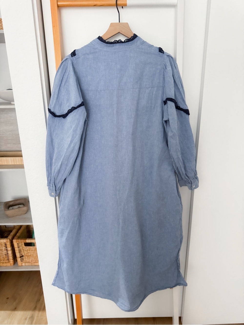Pomander Place Jolene Chambray Midi Dress Tuckernuck Blue Lace Linen - Picture 5 of 11